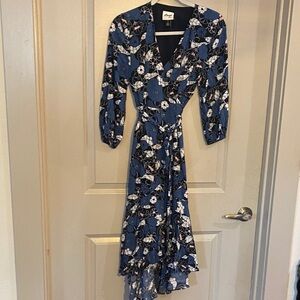 Luxe Essentials wrap dress size 4